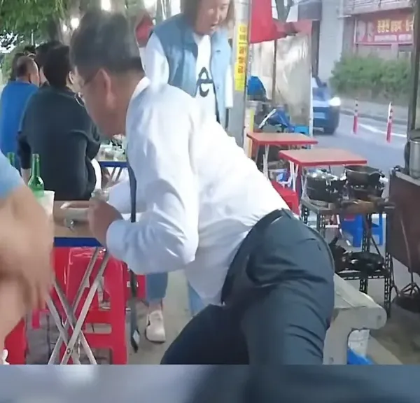 술자리 호불호 행동