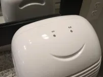 주인님! 속지마세요 그놈은 제가 아니에요!!