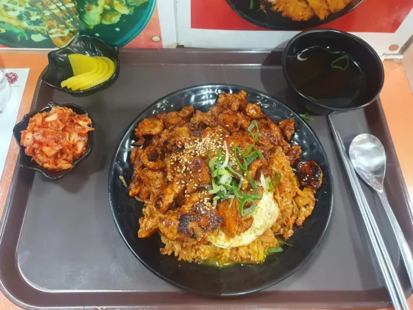 오늘 점심  철판 볶음밥
