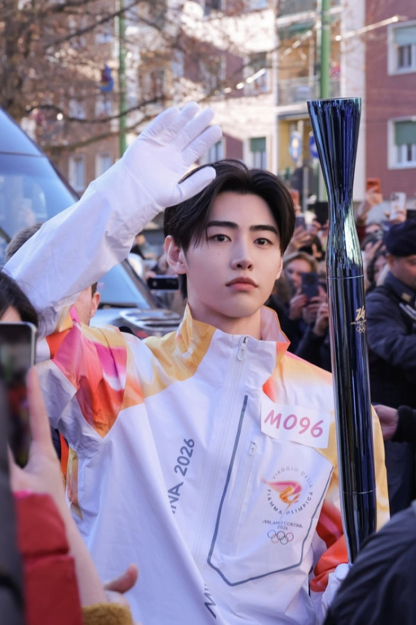 피겨 상비군 출신 아이돌 개잘생겼네요