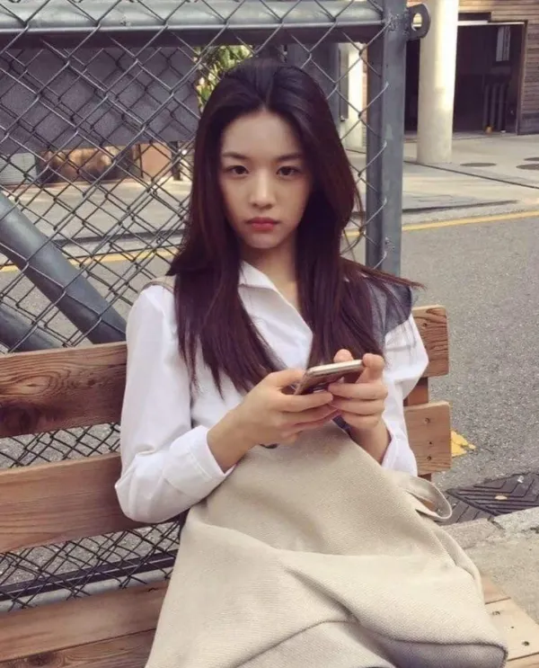 서울여대 현대미술과 15학번 고윤정
