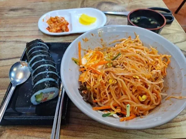다음중 배달시켜먹었을때 가장 돈 안아까운 음식은