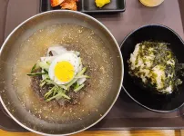 드디어 내 냉면 나왔다