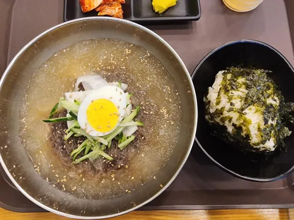 드디어 내 냉면 나왔다