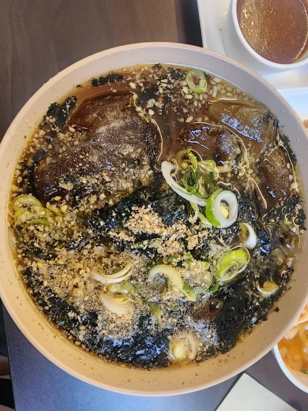 드디어 나왔다 내 냉모밀