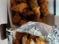 치킨 묵자!