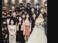 하객룩의 의도가 궁금한 신부