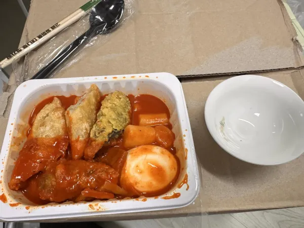 식탁이 없습니다...