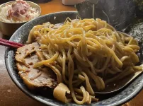 점심은 라멘으로