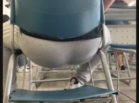 앞사람 엉덩이 때문에 시험 망친 사람