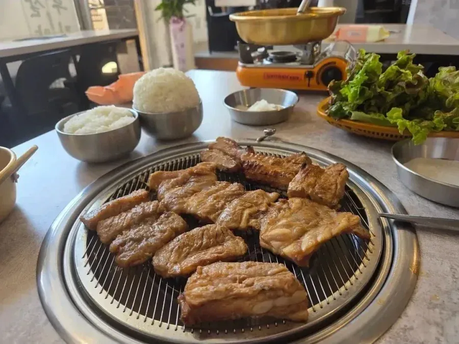 SNS에 올라온 어느 음식점의 옳게 된 공기밥 수준ㅎㄷㄷ