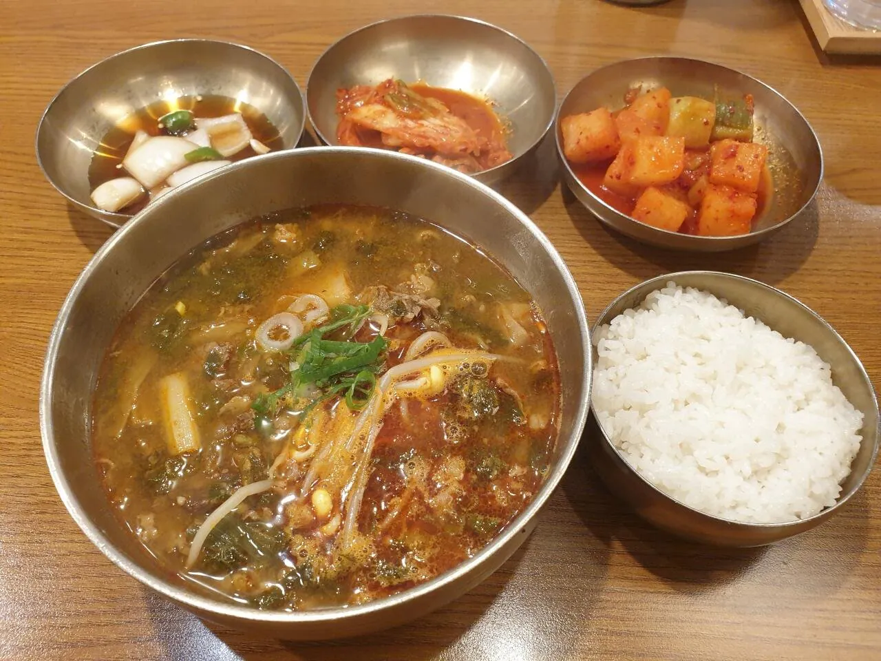밥묵자~~~~~~~~