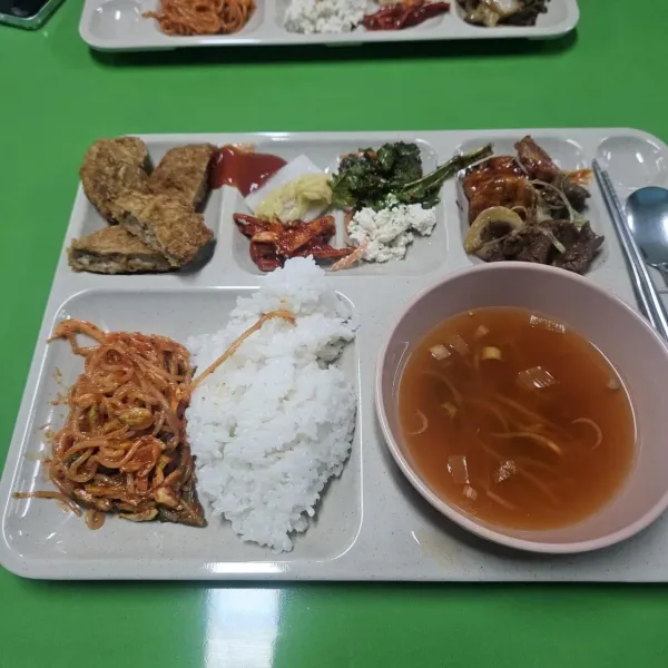 구내식당이 완전 한산하네