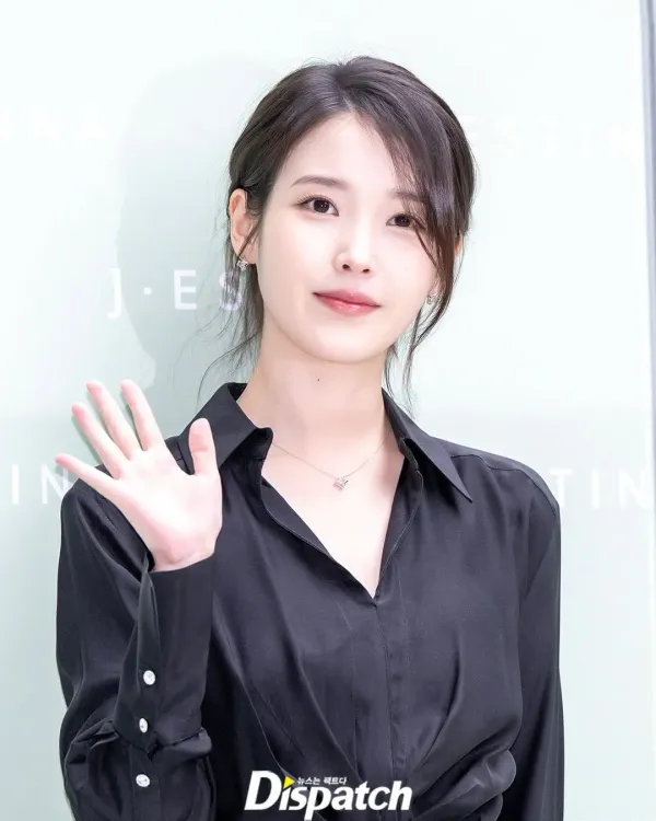 아이유 제이에스티나 행사장