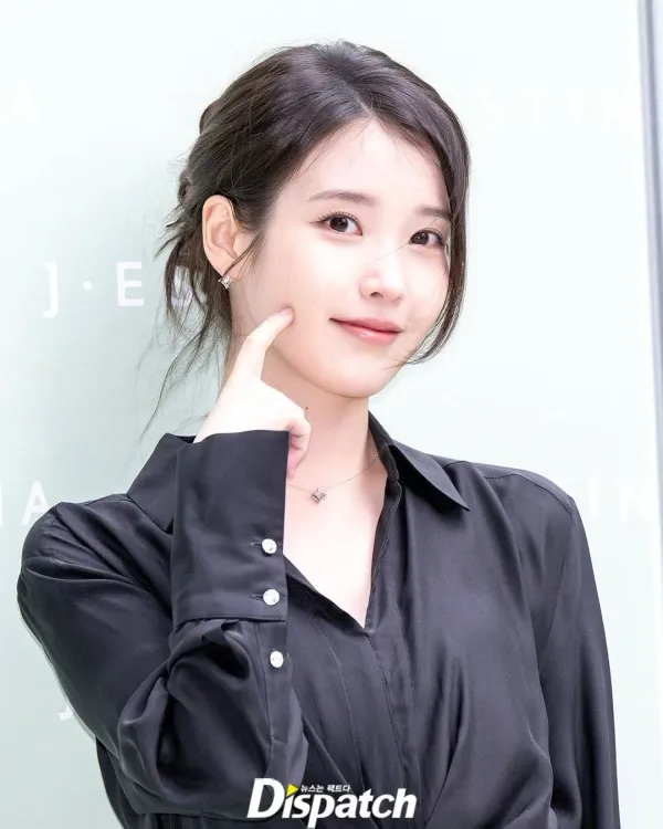 아이유 제이에스티나 행사장