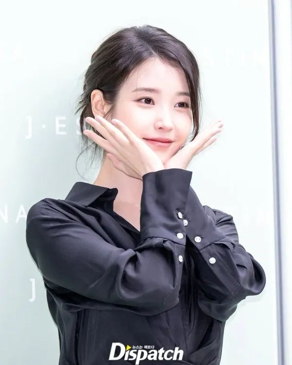 아이유 제이에스티나 행사장