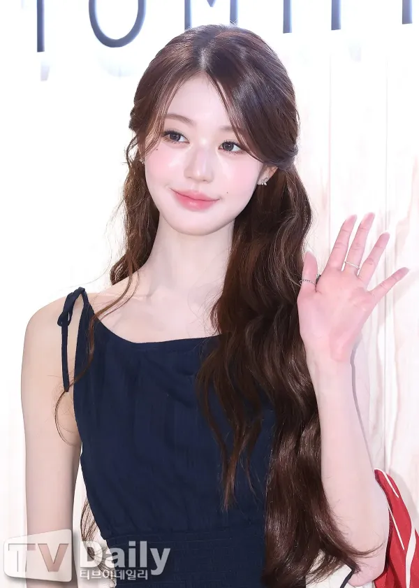 오늘자 아이브 장원영 기사사진