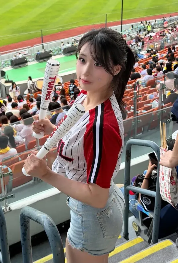 야구보러간 이쁜 누나