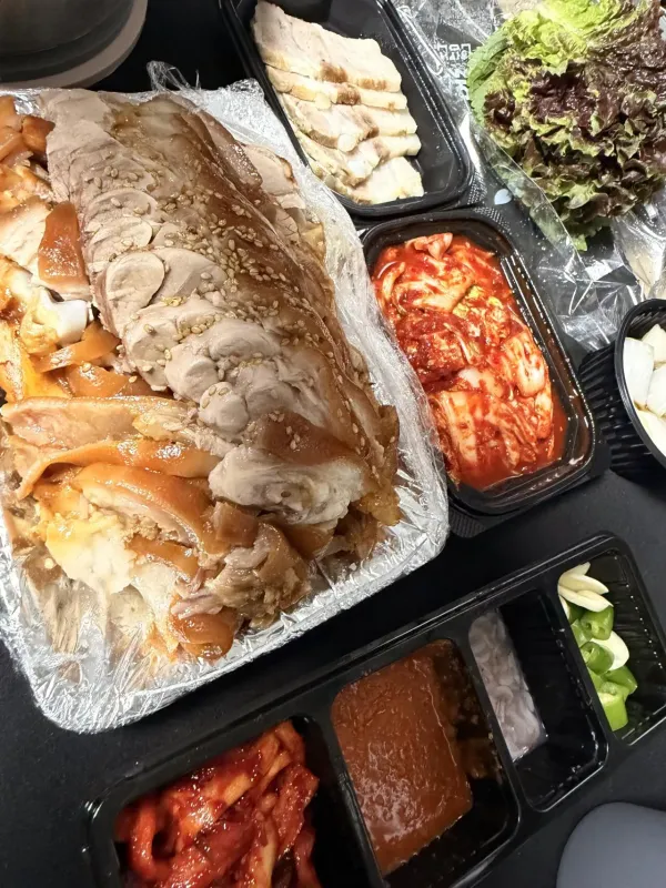 요즘 넘나 서터레스땜에 우울하고 시들어가는 저라서 족발 시켜버렸어오...