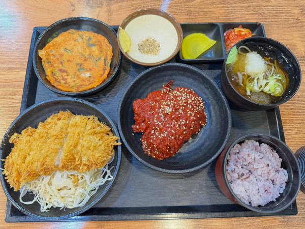 9,500원 양념게장 정식 호 vs 불호