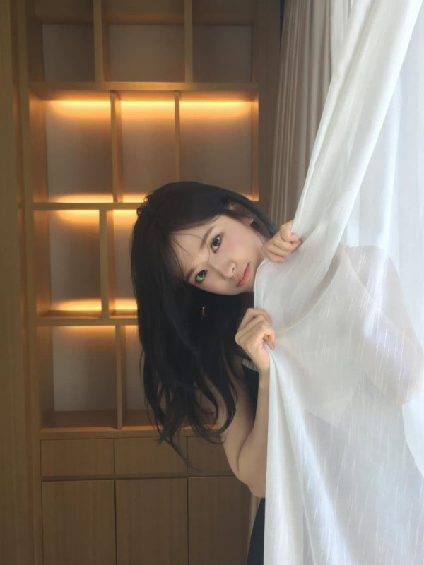 안유진 빼꼼