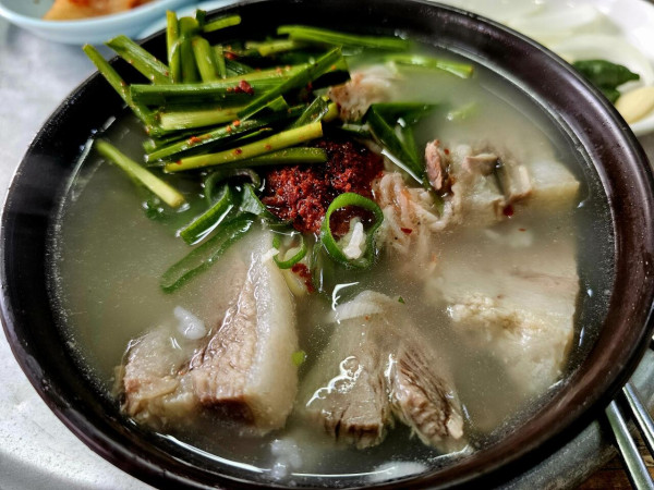 돼지국밥 나왔구나!!!!