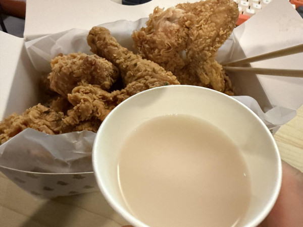 동네에 생긴 잉치킨을 조져봤짹