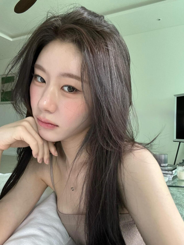 채령 인스타