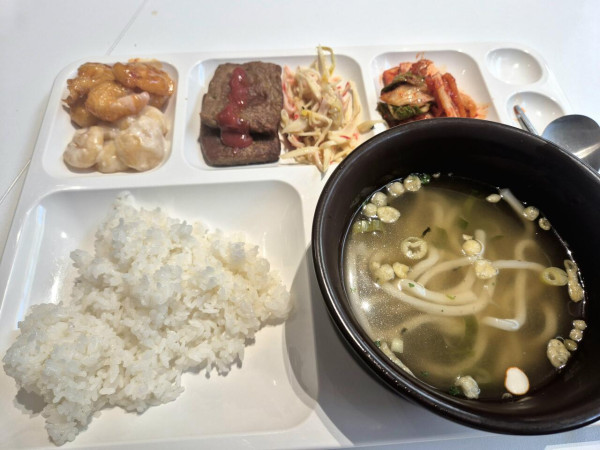 김치찌개 마렵네..