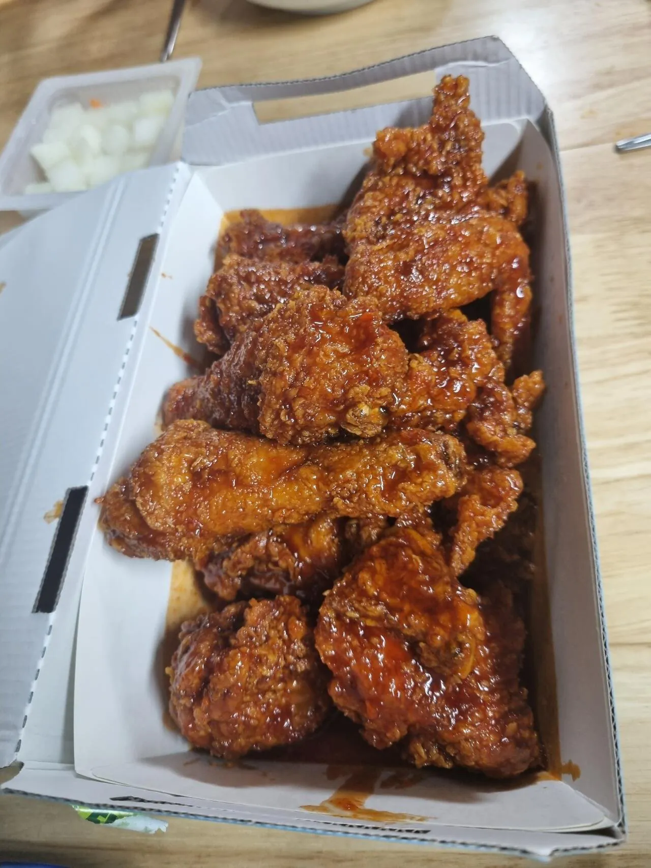 치킨 먹어요 히히