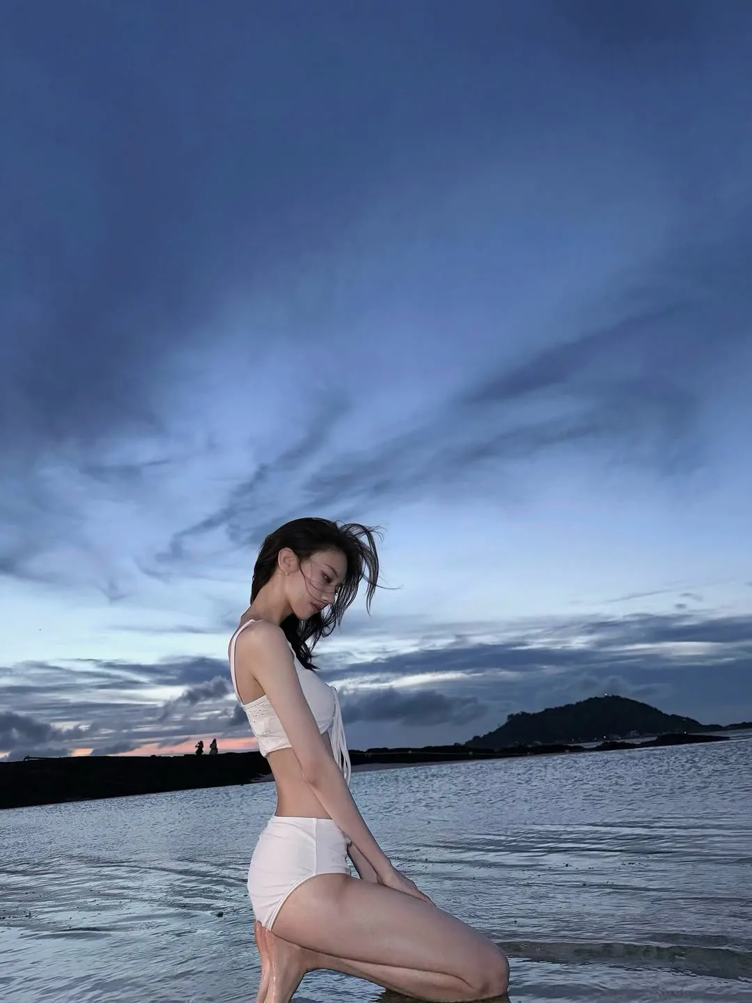 정말 깡마른 걸그룹 맴버 비키니