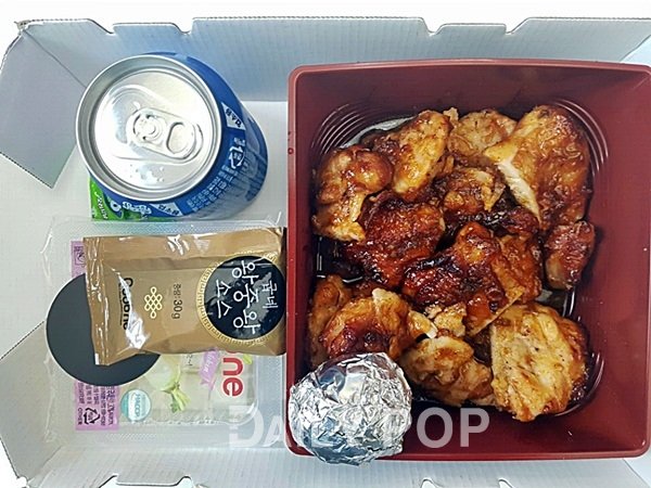 한때 굽네치킨 시키면 서비스로 주던것
