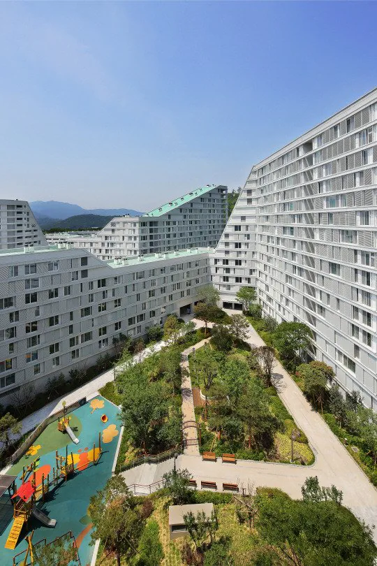 강남의 특이한 아파트.jpg