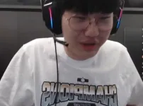 딮기 우승 굿즈 티셔츠 디자인 이거인듯